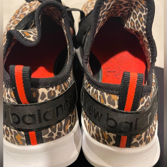 New Balance like new tennis shoe - Picture 3 of 8